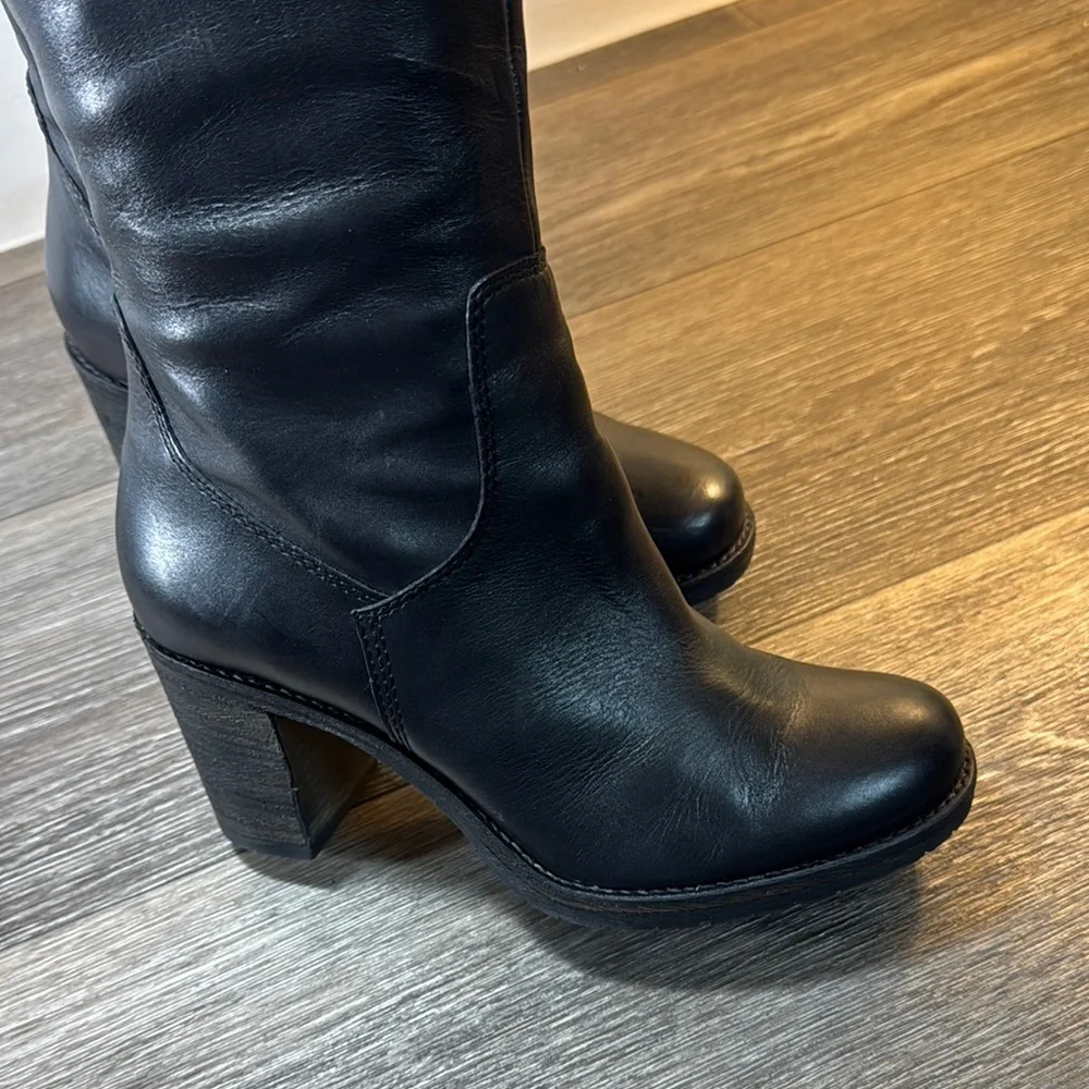 Donald J Pliner Black Leather Knee-High Boots woman’s 9:5 (s22)